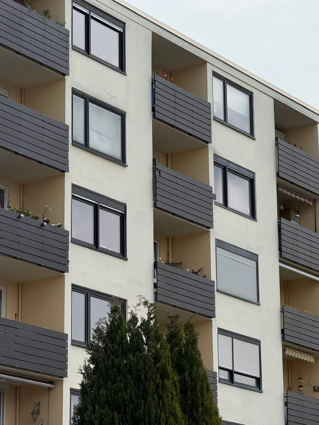 Modernes Mehrfamilienhaus – Hausverwaltung